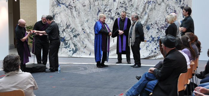 Galileo shows the telescopes